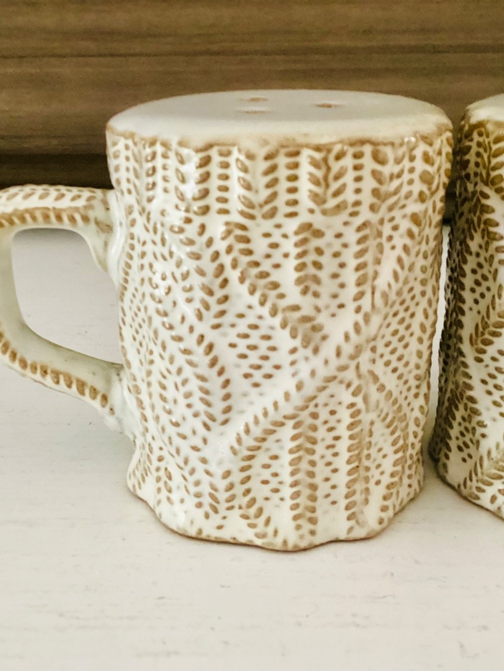 Vtg sweater-textured salt & pepper shakers Set Cream Cable Knit Studio Pottery - Picture 6 of 13